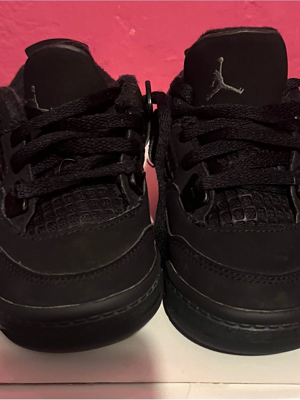Kids shoes size 7c in good condition